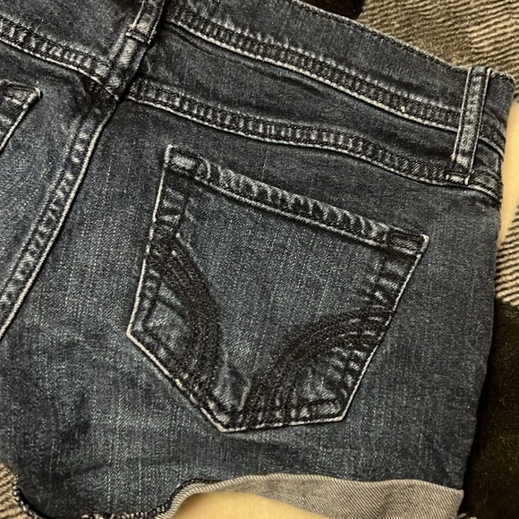 Hollister short shorts size 00 (23) dark wash - Picture 8 of 10